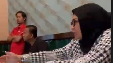 img-title Ibunda Ungkap Ken Admiral Disuruh Makan Sambil Ditodong Pistol Usai Dianiaya