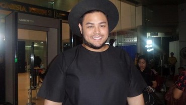 img-title Reaksi Ivan Gunawan Usai Disebut Mirip Virgoun Last Child