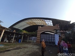 Warga Dengar Ledakan Saat Api Lalap Kampung Coklat Blitar