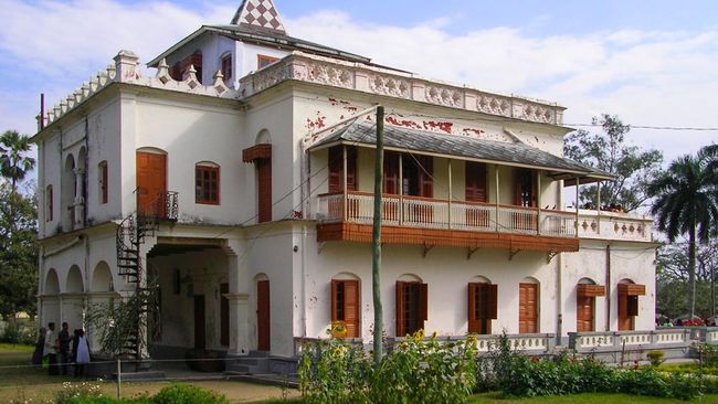 Kawasan Asia tengah dilanda gelombang panas, yang membuat Kota Kumarkhali di Bangladesh mengalami suhu terpanas mencapai 51,2 derajat Celsius. 