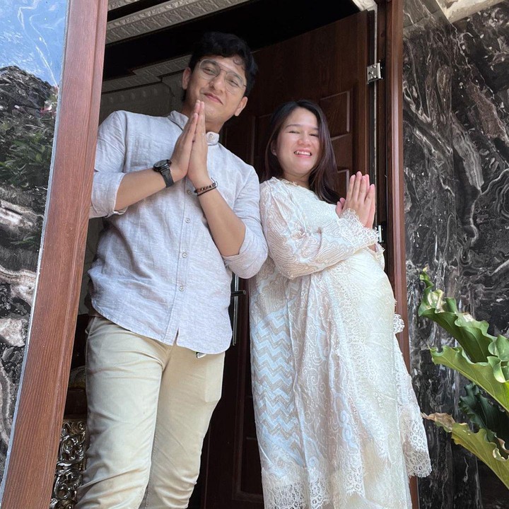 <p>Kehamilan pertama Masayu ini menjadi kado terindah pernikahannya dengan Qausar yang sudah berjalan hampir setahun. Untuk pertama kalinya, Masayu juga menjalani kehamilan di bulan Ramadan. (Foti: Instagram @masayuclara)</p>