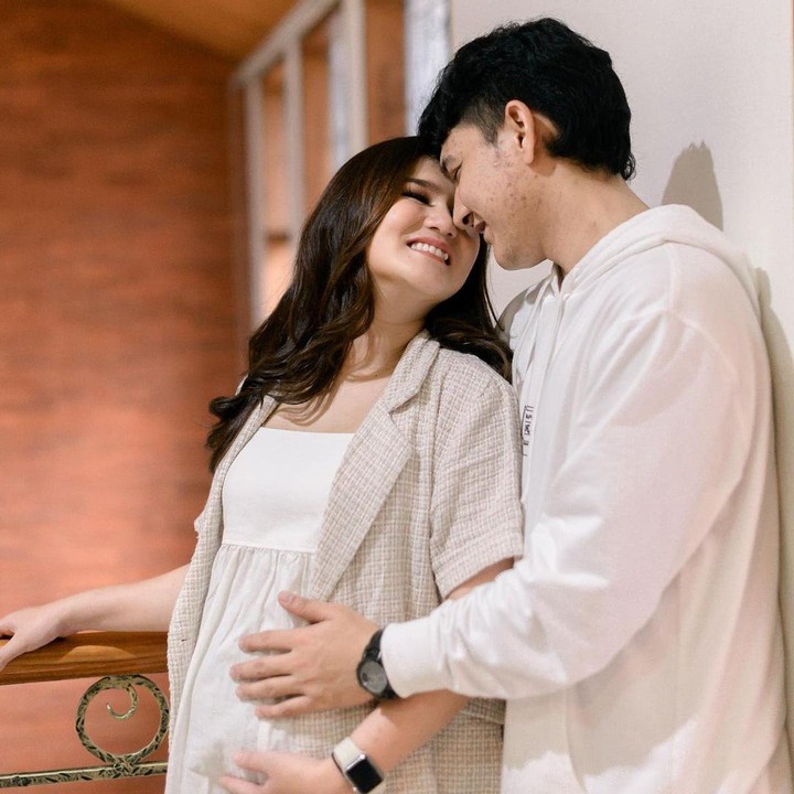 <p>Masayu pertama kali mengumumkan kabar kehamilan kembarnya pada awal April lalu. Saat itu, usia kandungan Masayu sudah masuk 4 bulan. (Foto: Instagram @masayuclara)</p>