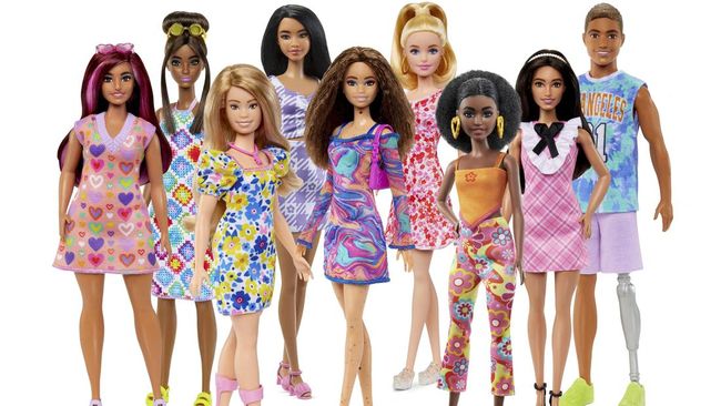 Boneka Barbie boleh jadi digemari banyak orang. Namun siapa sangka jika ada cerita-cerita kontroversial di sepanjang perjalanannya.