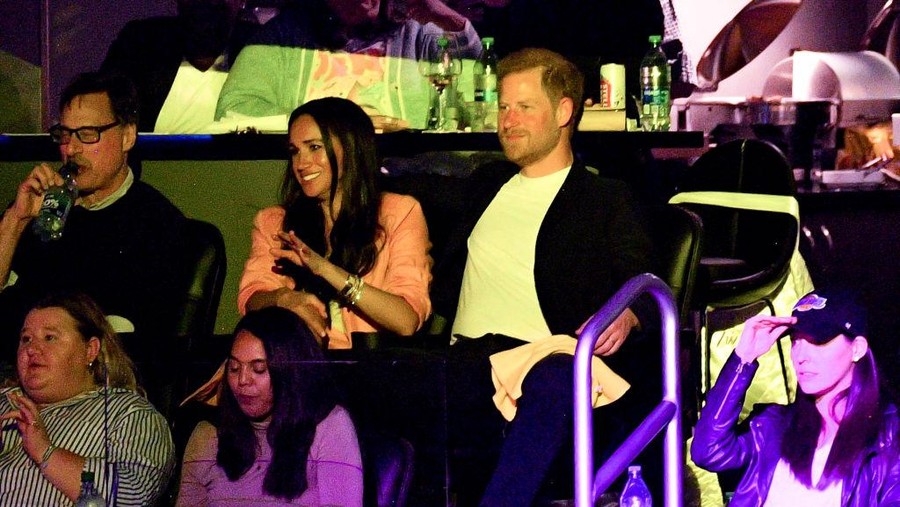 Pangeran Harry dan Meghan Markle Pangeran Harry dan Meghan Markle