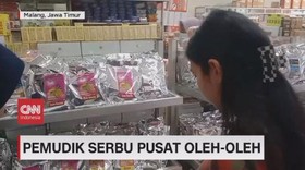 VIDEO: Pemudik Serbu Pusat Oleh-Oleh