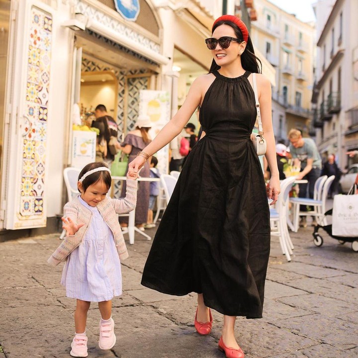 <p>Shandy Aulia diketahui tengah berlibur bersama sang putri, Claire Herbowo, ke Italia. Keduanya terlihat begitu bahagia ya, Bunda! (Foto: Instagram: @shandyaulia)</p>