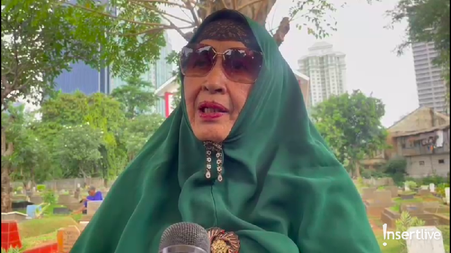 Tatu Mulyana ibunda almarhum Ustaz Jefri Al Buchori Tatu Mulyana ibunda almarhum Ustaz Jefri Al Buchori
