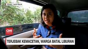VIDEO: Terjebak Kemacetan, Warga Batal Liburan