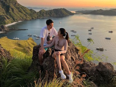 img-title 7 Potret Pengantin Baru Kevin Sanjaya & Valencia Tanoe Bulan Madu di Labuan Bajo