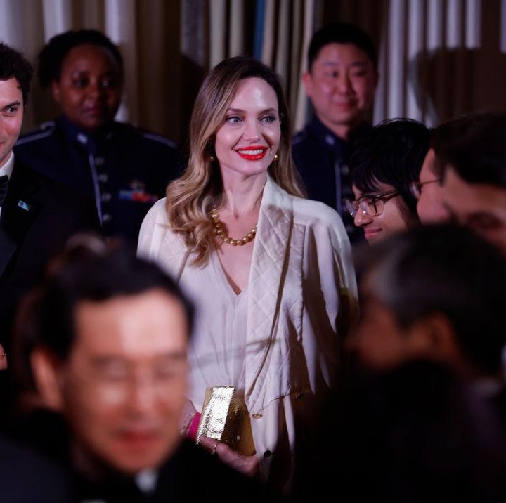<p>Saat ini Maddox sudah berusia 21 tahun, Bunda. Beranjak dewasa, Maddox kini sibuk menyelesaikan pendidikannya sebagai mahasiswa jurusan Biokimia, lho. (Foto: Getty Images)</p>