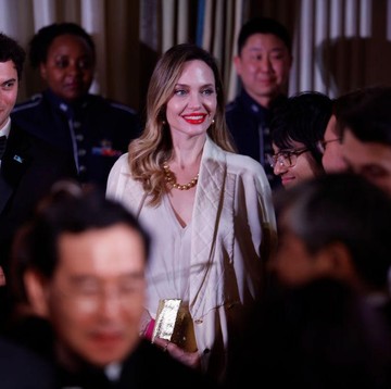 Siap Luncur Musim Gugur, Bisnis Fashion Baru Milik Angelina Jolie Usung Konsep Unik!
