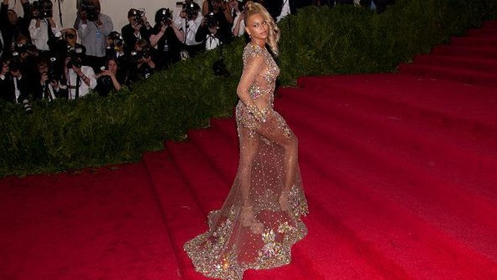 Beyonce attends 