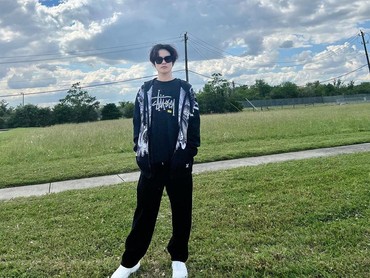 Chenle NCT DREAM akan Tampil Sambil Duduk karena Cedera
