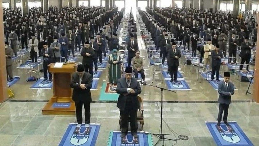 Ini Sosok Pendiri Ponpes Al-Zaytun Indramayu yang Picu Kontroversi Ini Sosok Pendiri Ponpes Al-Zaytun Indramayu yang Picu Kontroversi