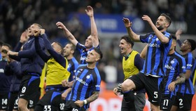 FOTO: Rona Bahagia Inter, Gebuk Juventus ke Final Coppa Italia