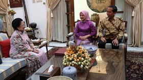 Jokowi-Iriana Sowan ke Rumah Mega, Bahas Dinamika Usai Ganjar Capres