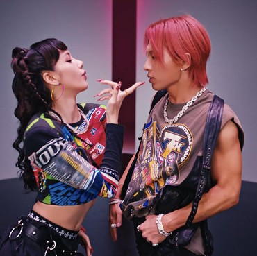 Lirik Lagu Shoong! - Taeyang featuring Lisa BLACKPINK