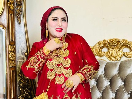 Kisah Eks Biduan yang Viral Beli Tas Emas Setengah Milyar, Kini Jadi Crazy Rich Makassar