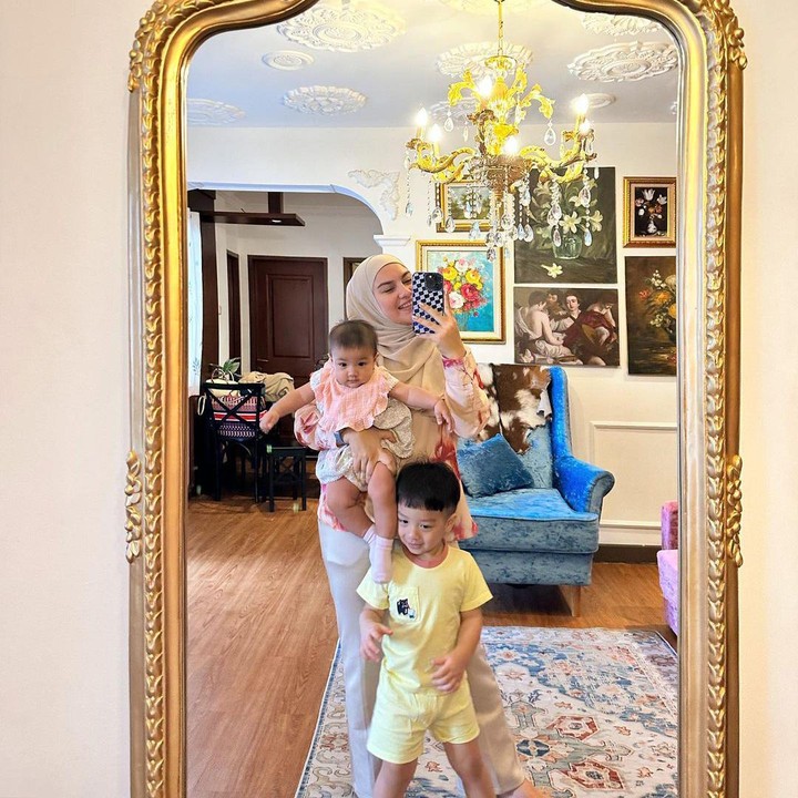 <p>Banyak netizen yag gemas dengan kedua kakak beradik ini, Bunda. Tak sedikit yang mendoakan Air dan Amala tumbuh menjadi anak yang saleh dan salehah. (Foto: Instagram: @_irishbella_)</p>