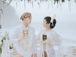 Lirik Lagu Tri Suaka Berjudul Pelengkap Ibadahku Ciptaan Sang Istri