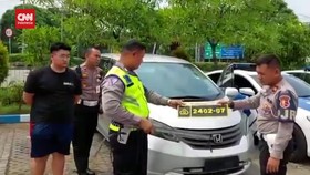 VIDEO: Mobil Gunakan Plat Dinas Polri Ditangkap, Supir Umur 19 Tahun