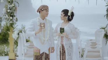 img-title Ada Uang Rp200 Ribuan, Ini Detail Mahar Pernikahan Tri Suaka & Nabila Maharani