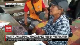 VIDEO: Wanita Lansia Pungli Hingga Rp800 Ribu di Pantai Carita