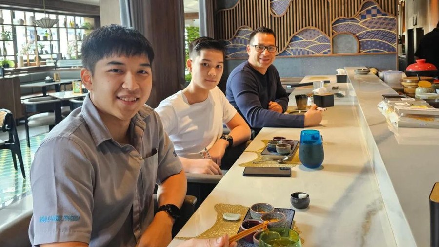 Ari Wibowo dan Inge Anugrah Ari Wibowo dan Inge Anugrah
