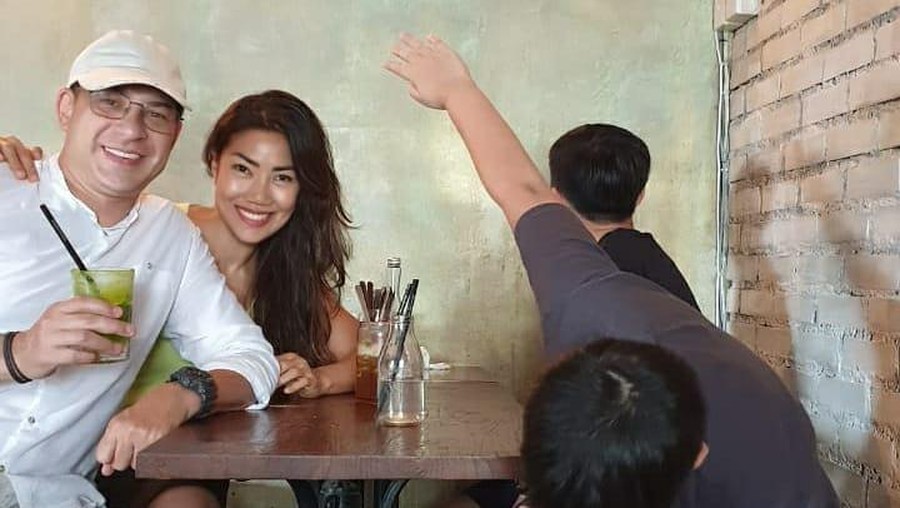 Ari Wibowo dan Inge Anugrah Ari Wibowo dan Inge Anugrah
