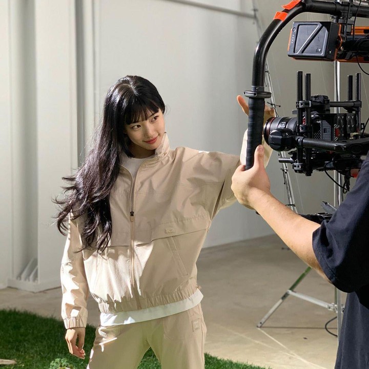 <p>Sebelum menjadi idol dan pemeran, lulusan School of Performing special Arts Seoul ini pernah berkarier sebagai model toko belanja online. (Foto: Instagram @skuukzky)    </p>