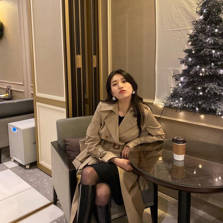 <p>Hingga saat ini, Suzy sudah banyak bermain dalam berbagai judul film dan drama. Salah satu yang terkenal yakni <em>Start-Up</em>. (Foto: Instagram @skuukzky)    </p>