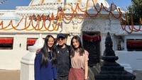 <p>Aktor laga Jet Li dikaruniai dua orang anak perempuan yang pintar bernama Jada Li dan Jane Li, Bunda. (Foto: Instagram _jadali_ dan @jetli)<br /><br /><br /></p>