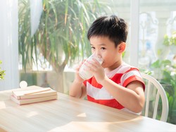 6 Bekal Nutrisi untuk Bantu Si Kecil Tumbuh Tinggi dengan Optimal