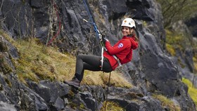 FOTO: Intip Tampilan Pendaki Profesional ala Kate Middleton