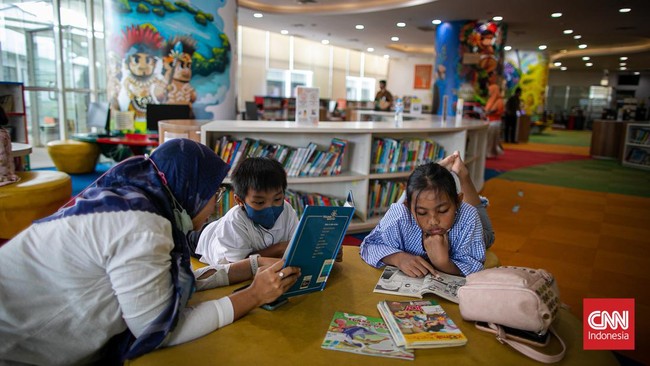 FOTO: Mengisi Libur Sekolah di Perpustakaan Nasional