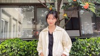 <p>Foto-foto Pyo Ye Jin ketika masih bekerja sebagai pramugari di maskapai terkenal juga sempat tersebar di media sosial. Dalam foto tersebut, ia terlihat cantik mengenakan seragam, Bunda. (Foto: Instagram @yjiinp)<br /><br /><br /></p>