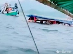Viral Tabrakan Kapal Wisata di Lampung, Evakuasi Korban Dramatis