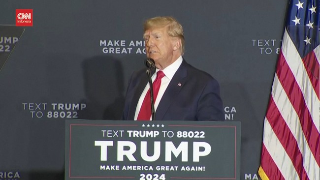 Beberapa kali Donald Trump menyebut upaya penyelidikan terhadap dirinya sebagai 'perburuan penyihir' yang dilakukan Departemen Kehakiman AS.