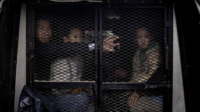 FOTO: Migran Ilegal China 'Serbu' AS Lewat Perbatasan Meksiko