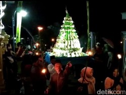 Perayaan Malam Lebaran Ketupat di Trenggalek Berlangsung Meriah
