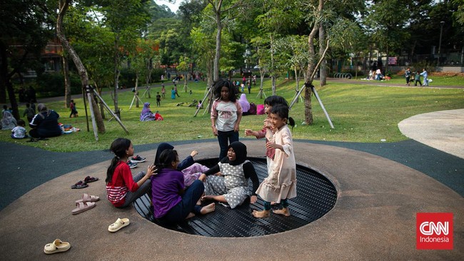 FOTO: Menghabiskan Libur Lebaran dan Sekolah di Tebet Eco Park
