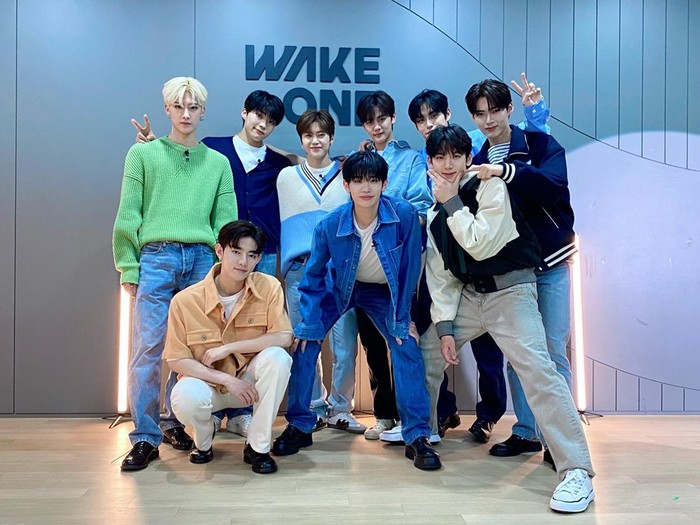 Sembilan anggota ZEROBASEONE/Foto: Twitter/ZB1_official