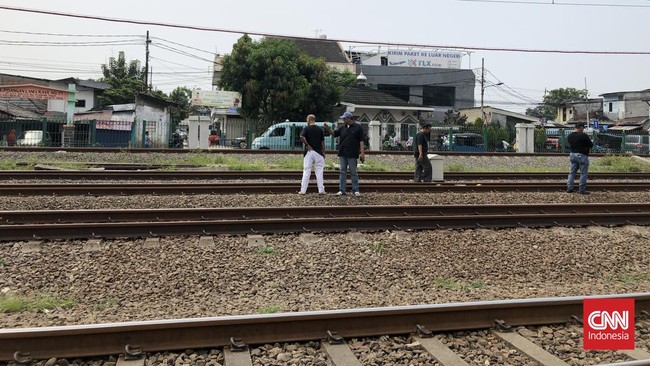 Paman AKBP Buddy Towoliu, Cyprus A Tatali curiga ada mafia di balik kematian Kasat Narkoba Polres Metro Jakarta Timur.