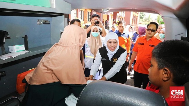 Sebanyak 21 warga Jawa Timur yang dievakuasi dari Sudan berhasil tiba di Asrama Haji Sukolilo Surabaya, Minggu (30/4).