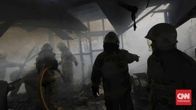 Malang Plaza Terbakar, 15 Unit Mobil Damkar Diterjunkan