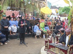 Seblang Olehsari Ditutup, Bupati Ipuk Ajak Promosi Budaya Banyuwangi