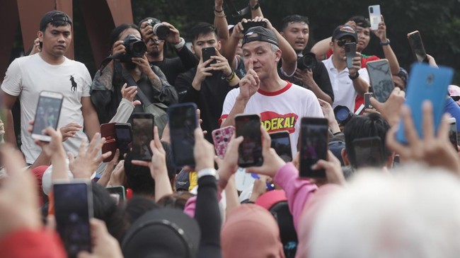 Capres PDIP Ganjar Pranowo membeberkan kriteria calon pendampingnya pada kontestasi politik 2024 mendatang.
