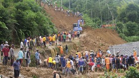 FOTO: Gempa Mentawai hingga Geliat Koalisi Pascalebaran