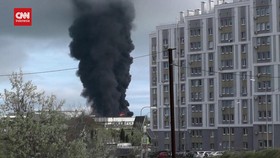 VIDEO: Detik-detik Depot BBM Crimea Terbakar Akibat Serangan Rusia
