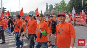 Demo Buruh di Patung Kuda, Arus Lalin Arah Istana Dialihkan
